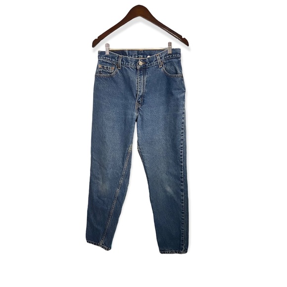 Vintage Levi’s 550 Medium Wash Tapered Leg Jeans - Picture 5 of 16